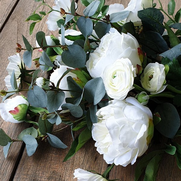 Deluxe Garden Bouquet in White