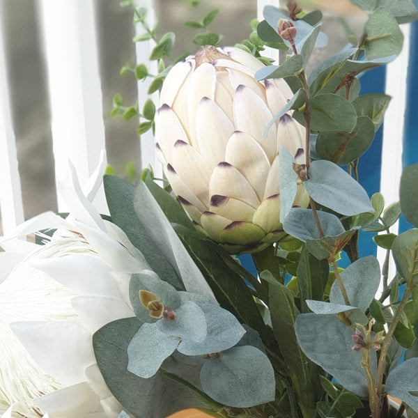Premium King Protea Bouquet (Cream)