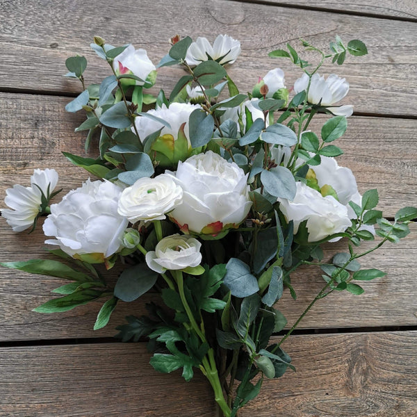 Deluxe Garden Bouquet in White